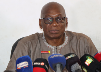 Maitre Cheick Condé, président de la fédération guinéenne de Karaté lors de la conférence de presse ce samedi