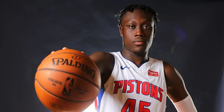 Basketball : Sékou Doumbouya, franco-guinéen, veut revenir en NBA !