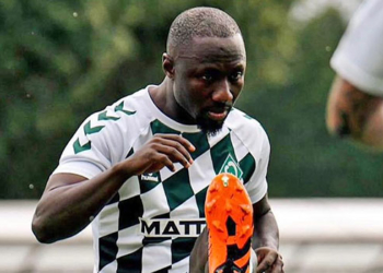 Ça recommence !  Naby Keita se blesse avec Werder Brême à l’échauffement