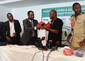 Boxe : un don d’équipements pour la Guinée !