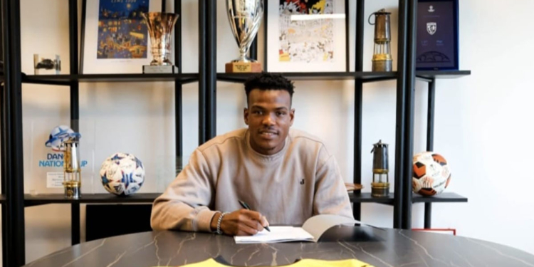 Officiel: Abdoulai Jumah s’engage avec Man. City, mais prêté à Lens