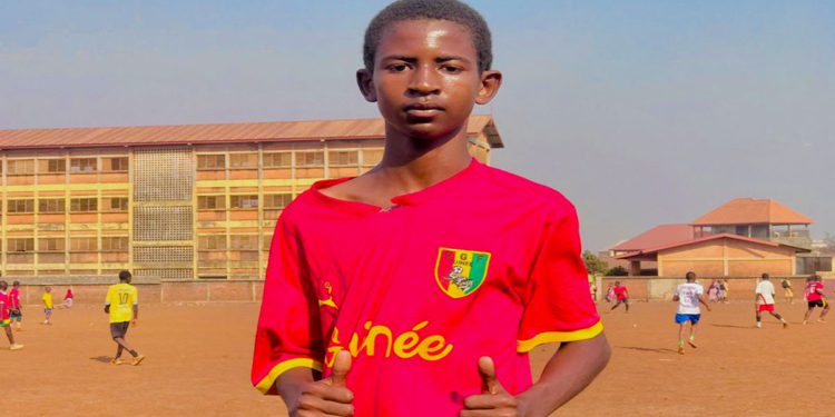 « Mon objectif c’est d’être un grand footballeur professionnel comme mon idole CR7 », rêve ce jeune.