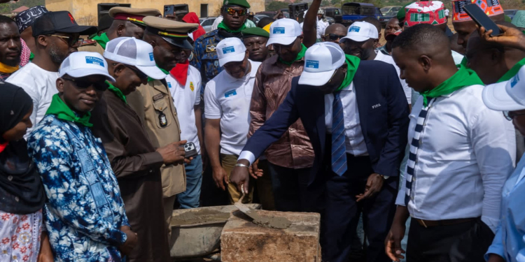 Mamou : pose de la première pierre pour la construction d’un terrain à gazon synthétique