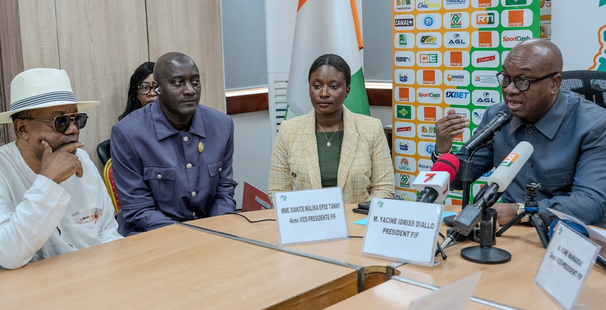La Fédération ivoirienne de football récompense ses quatre représentants aux compétitions de la CAF