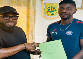 cik-junior-kemajou-dibami-signature-cik-ligue1-guinee-2025.jpg-africasport