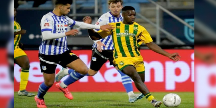 red-star-dembo-sylla-banc-red-star-ligue2-france-2025.jpg-africasport