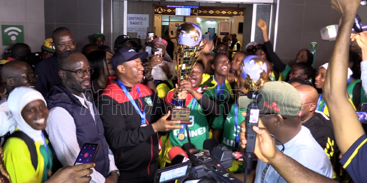 guinee-handball-feminin-cadettes-juniors-trophee-ihf-accueil-aeroport-conakry-2026.jpg