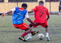 Des jeunes footballeurs participent à une séance de détection organisée par la Fédération Guinéenne de Football pour intégrer la sélection nationale U-17.