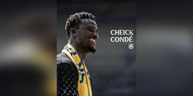 Cheick Oumar Condé lors de son officialisation avec le SK Beveren en Belgique.