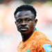 Jean Michaël Seri sous le maillot de la Côte d'Ivoire lors d'un match avec les Éléphants.