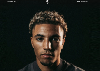 Maat Daniel Caprini, attaquant italo-guinéen de la Fiorentina, rejoint le FC Cesena en prêt jusqu'en juin 2027.