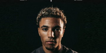 Maat Daniel Caprini, attaquant italo-guinéen de la Fiorentina, rejoint le FC Cesena en prêt jusqu'en juin 2027.