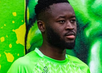 Ousmane Dramé, milieu de terrain guinéen, après la résiliation de son contrat avec Paris 13 Athletico avant un probable transfert au Skënderbeu Korçë.