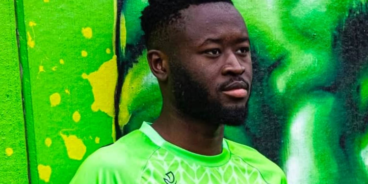 Ousmane Dramé, milieu de terrain guinéen, après la résiliation de son contrat avec Paris 13 Athletico avant un probable transfert au Skënderbeu Korçë.