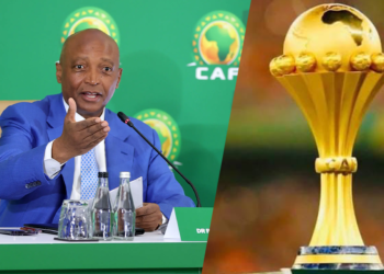 Patrice Motsepe annonce l'élargissement de la Coupe d'Afrique des nations à 28 équipes lors d'une conférence de presse à Johannesburg.