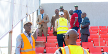 KPC visite le chantier de réhabilitation du stade du 28 Septembre avant la demande de réhomologation auprès de la CAF.