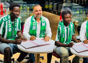 Alpha Fofana et Ibrahima Bah lors de leur signature avec Konyaspor.