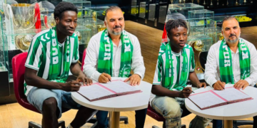 Alpha Fofana et Ibrahima Bah lors de leur signature avec Konyaspor.