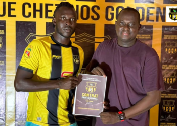 Aboubacar Demba Sylla lors de son officialisation avec l’Ashanti Golden Boys de Siguiri après son transfert en provenance de l’AS Kaloum.