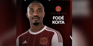 Fodé Bangaly Koita, attaquant international guinéen, s’engage officiellement avec le club turc d’Ümraniyespor.