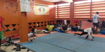 Athlètes guinéens de karaté réunis avant le Championnat d’Afrique de la Région 1.
