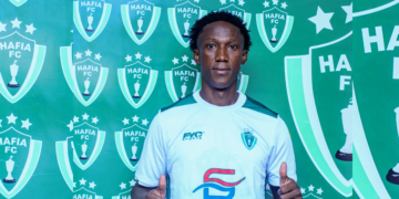 Malick Kissima Traoré lors de sa présentation officielle sous les couleurs du Hafia FC après sa signature en provenance de Loto-Popo.