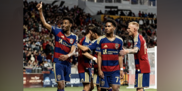 Morgan Guilavogui sous les couleurs du Real Salt Lake lors du match de League Cup contre le Tigres UANL, au cours duquel il a délivré une passe décisive.