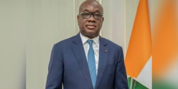 Yacine Idriss Diallo déposant sa candidature pour un second mandat à la présidence de la FIF.