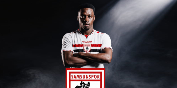 Mohamed Bayo, attaquant international guinéen, lors de son passage au LOSC avant son transfert à Samsunspor.