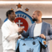 Sahmkou Camara, défenseur international guinéen, rejoint le Slovan Bratislava en prêt.