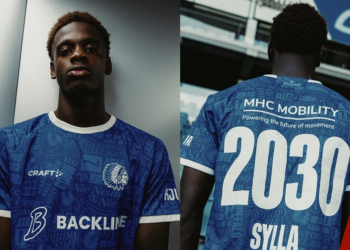 Ali Donny Sylla, jeune attaquant belgo-guinéen du KAA Gent, prolonge son contrat jusqu’en 2030.
