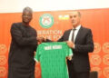 Nabil Neghiz, nouveau sélectionneur du Niger, succède à Badou Zaki à la tête du Mena National.