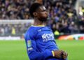 Thierno Barry sous les couleurs d’Everton lors d’un match de football en Carabao Cup.